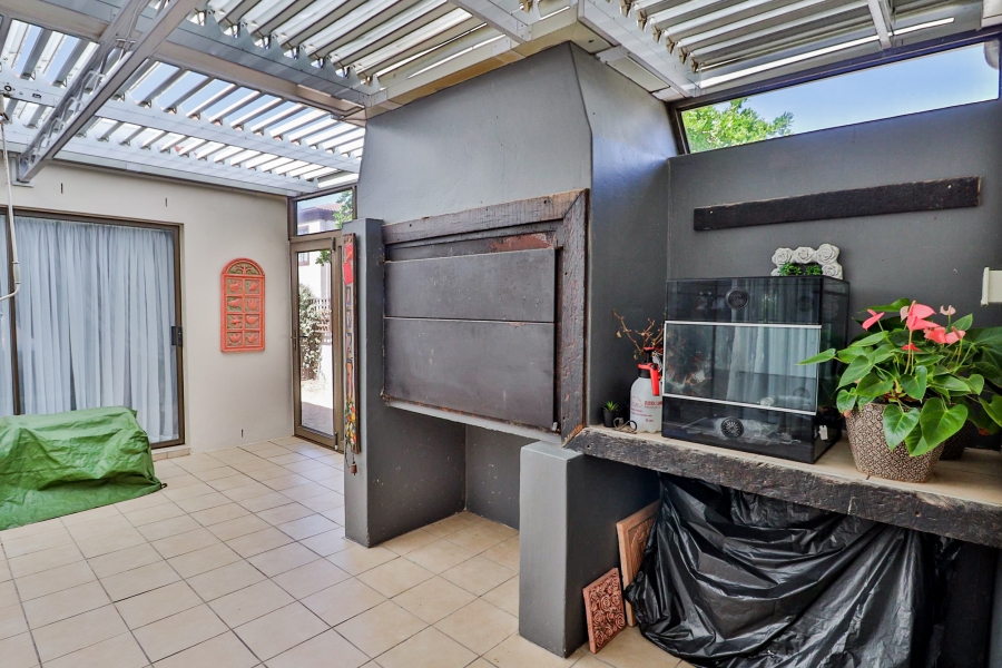 3 Bedroom Property for Sale in Yzerfontein Western Cape